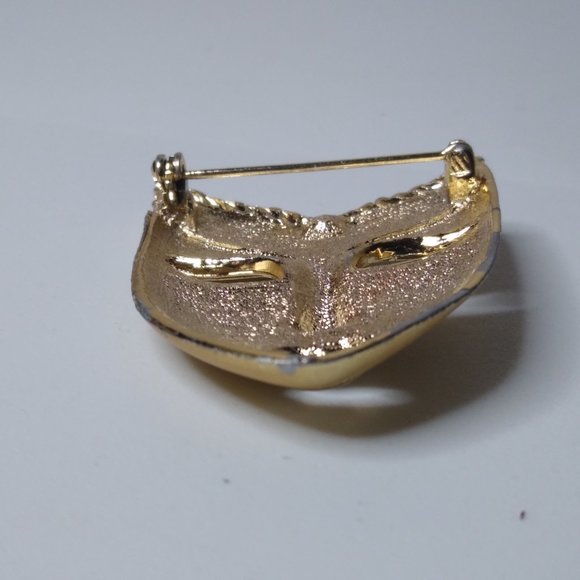 Vintage Decorative Metal Mask Brooch - Picture 11 of 13